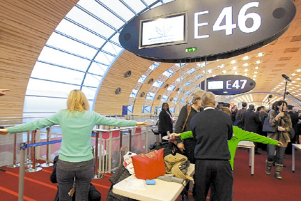 EUA frena a Holanda para instalar escáner corporal