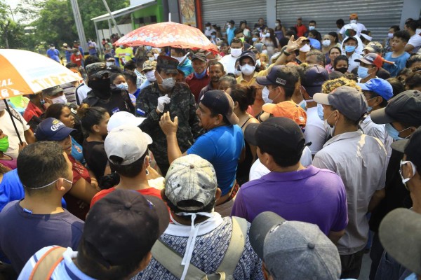 Policía evita saqueos en la López, cuyos habitantes reclaman alimentos