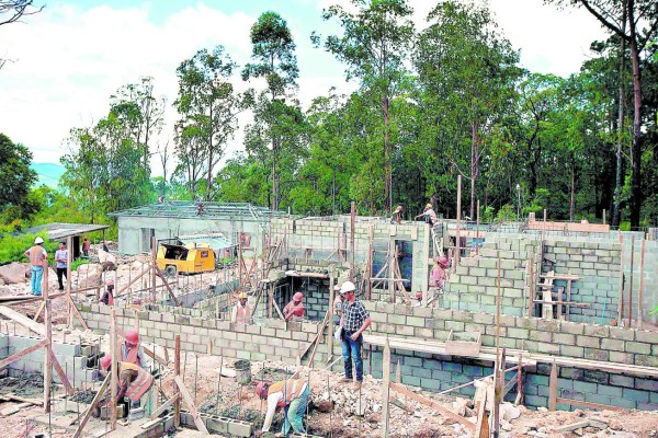 Hondureños sin título certifican su experiencia en el mundo laboral