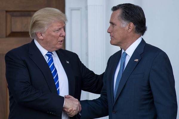 Trump y su exrival Mitt Romney liman asperezas