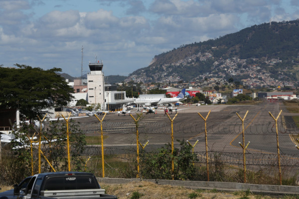 Cierran aeropuerto Toncontín por fallas en torre de control