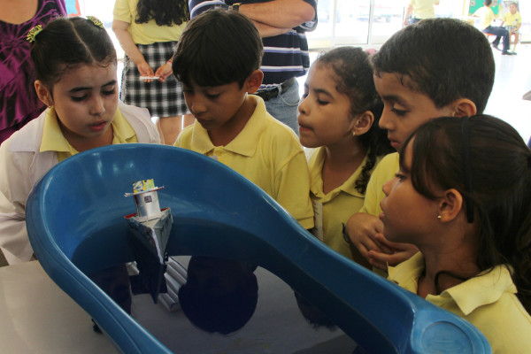 Escuela Golden Legacy realiza su feria científica anual