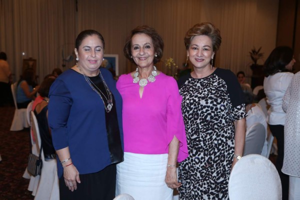 Exposición Pinceles y flores en armonía