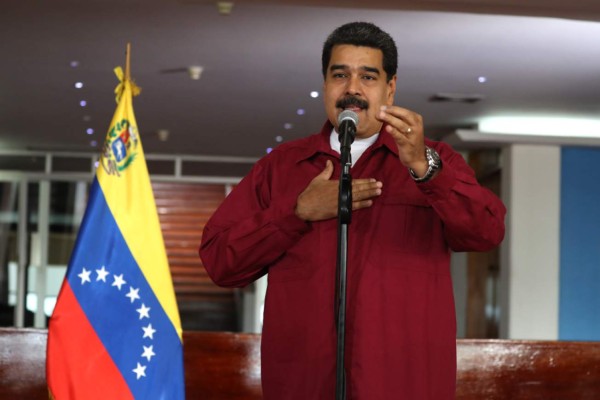Maduro anuncia acuerdo con Cruz Roja para envío de ayuda humanitaria a Venezuela