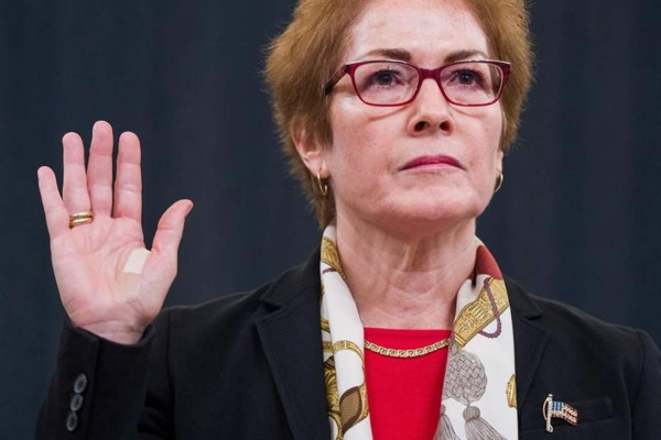 Exembajadora en Ucrania: 'Nuestra política en Ucrania es un caos'