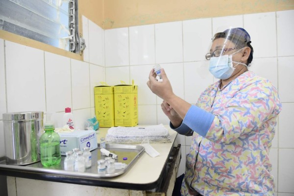 Enfermeras, heroínas de hoy y siempre, piden no las discriminen