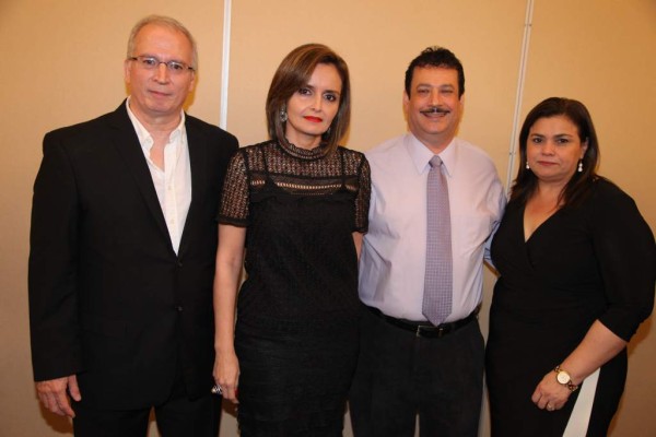 Eduardo y Romina Bueso con Wilmer y Glenda Madrid