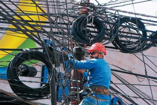 Persiste amenaza de las marañas del tendido eléctrico en San Pedro Sula