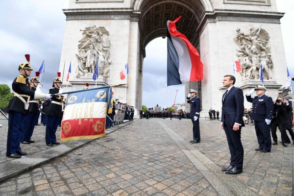 Macron promete devolver la confianza a los franceses