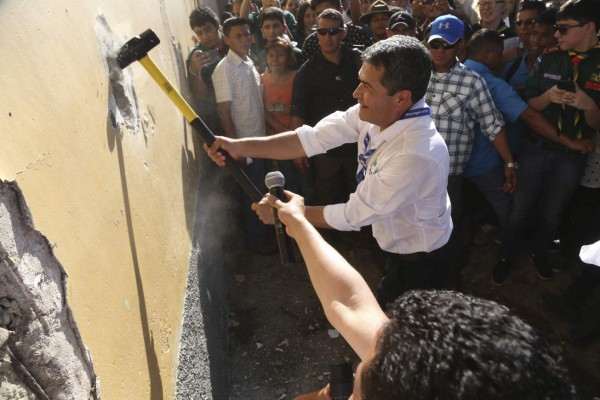 Con jornada de oración inicia demolición del penal de San Pedro Sula