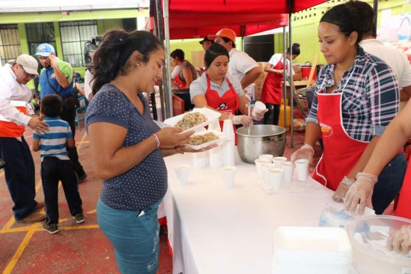 'Guatemaltecos ¡al rescate!' se vuelca para paliar la tragedia del volcán