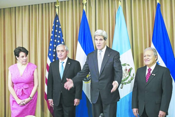 Kerry pide cooperación para parar migración de menores