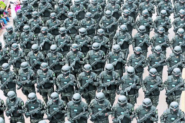 Policía Militar da muestra de su poderío