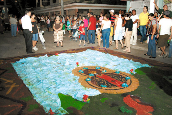 Masiva concurrencia en el Santo Entierro