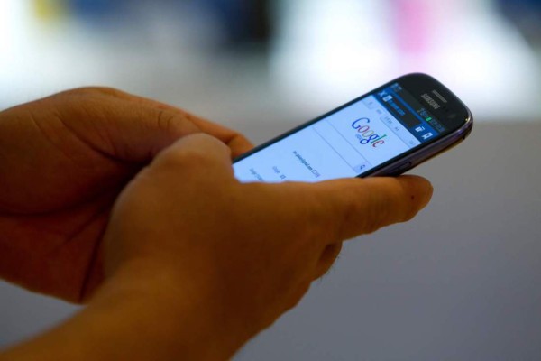 Google fotos guarda imágenes sin permiso