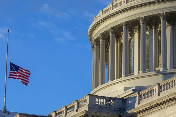 Gobierno de EEUU en parálisis parcial por desacuerdo sobre el muro con México