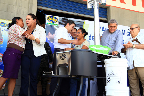 Convierten a 300 mujeres en microempresarias de baleadas