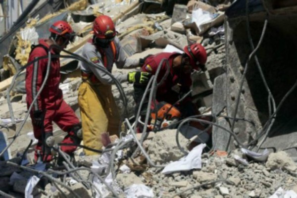 Sismo de 6.8 sacude Ecuador, un mes después de terremoto