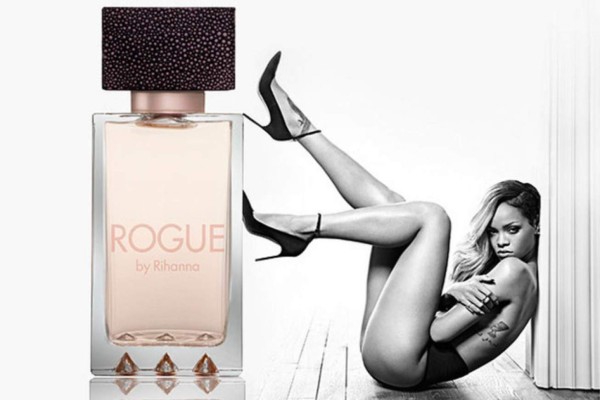 Por ser demasiado sexual restringen cartel de Rihanna en Reino Unido