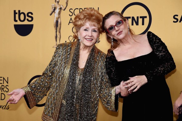 Homenaje a Debbie Reynolds y Carrie Fisher fue un desfile de estrellas