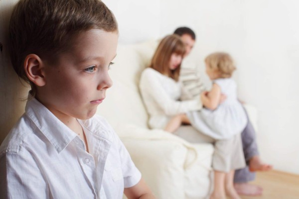 Cinco consejos para evitar los celos entre sus hijos