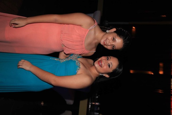 Reunión juvenil para festejar por la edad de los ensueños