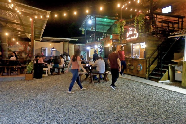 Alcaldía les cae a 'food trucks” y les prohíbe venta de alcohol