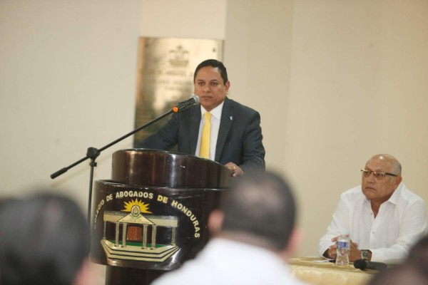 Con una llamada se aprobaban millonarios préstamos en el CAH