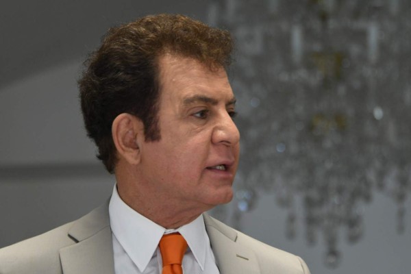 Salvador Nasralla pide al TSE dar resultados hoy