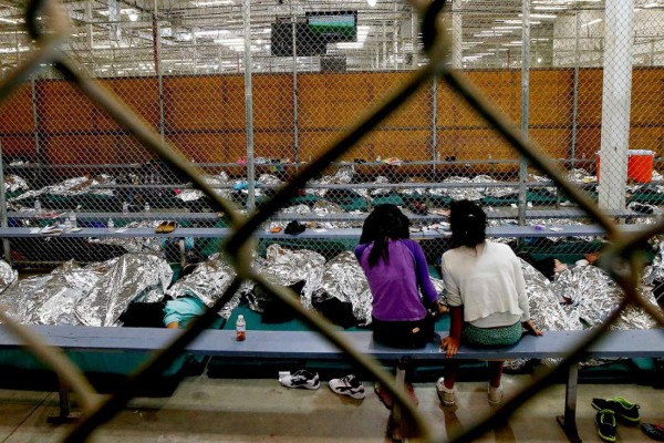Trump y Biden se acusan por separación de niños migrantes en la frontera