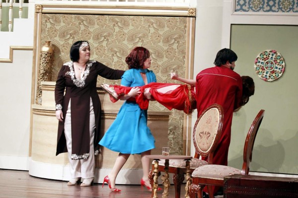 Premier de obra teatral Bang Bang Beirut será a beneficio de Nutre Hogar