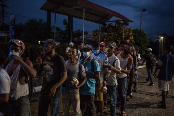 'No nos importa el peligro de el Covid-19', aseguran hondureños que van en caravana