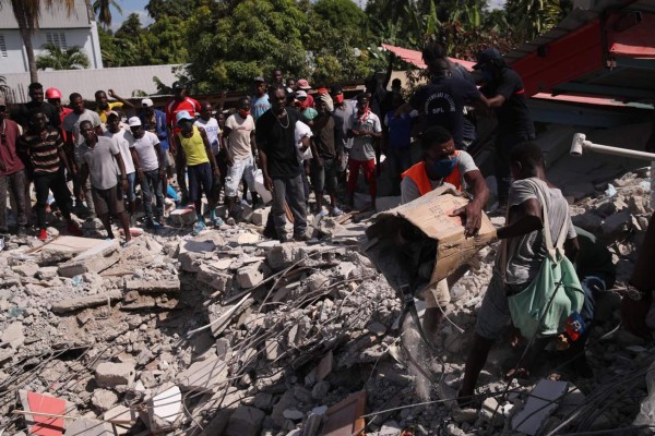 Ciclón tropical Grace provoca lluvias en Haití en medio de búsqueda de víctimas por terremoto