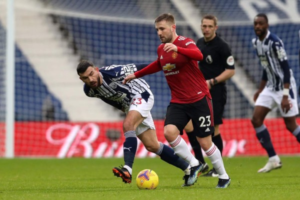 El Manchester United empata ante el West Brom y deja escapar al City