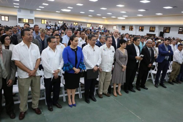 Gobierno de Honduras lanza un pacto por la calidad educativa