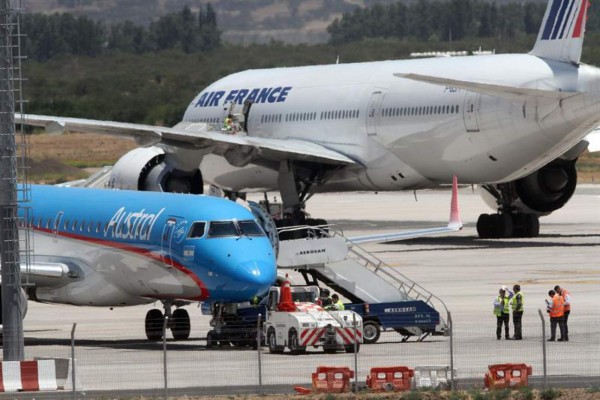 Se agudiza huelga de aeropuertos en Chile