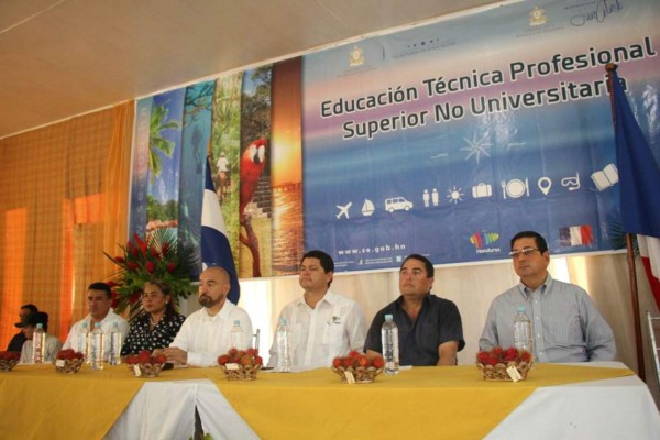 Lanzan programa de educación técnica