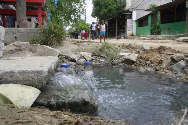 Sigue la filtración de aguas negras en la Santa Martha y El Porvenir