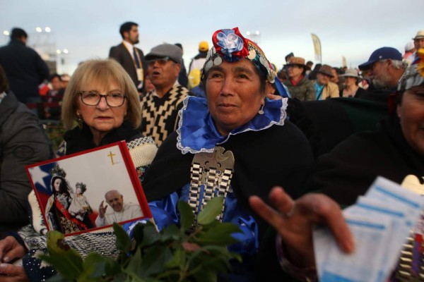 Papa Francisco llega a Temuco en clima de tensión por atentados