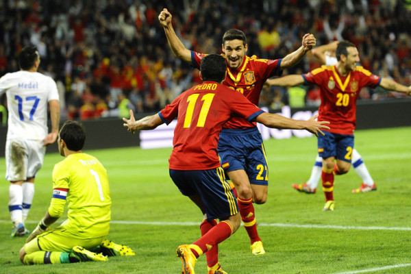 Una desconocida España se salva de la derrota ante Chile