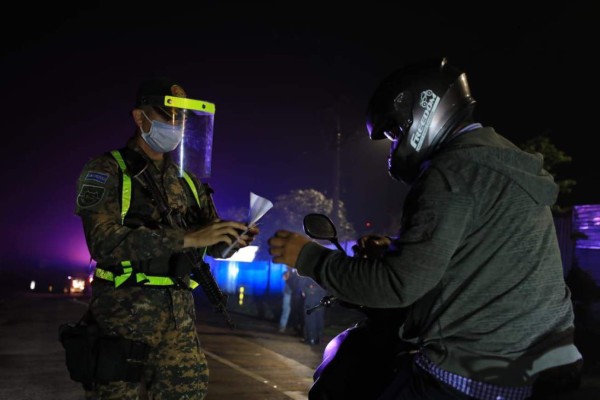 Bukele ordena cuarentena total en El Salvador por aumento de contagios