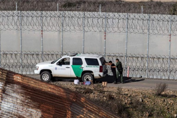 EEUU acelera construcción del muro en frontera entre Texas y Juárez