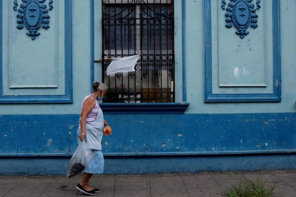 El Salvador roza los 2 mil casos de COVID-19, gobierno pide cumplir medidas de prevención