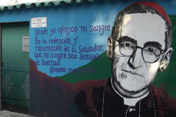 Iglesia pide a salvadoreños orar a monseñor Romero para que acabe violencia