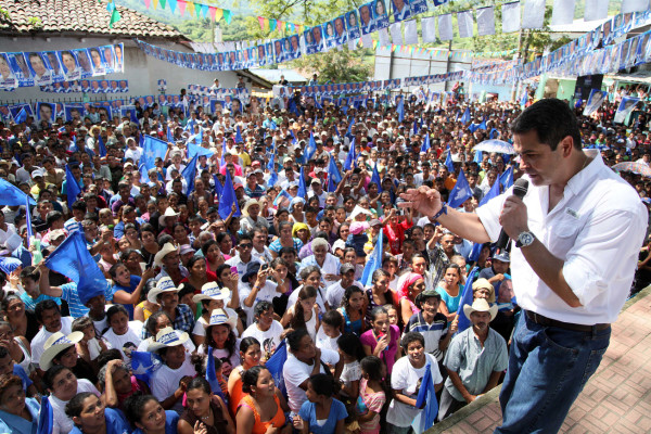 Juan Orlando promete batallón de la Policía Militar en Choluteca