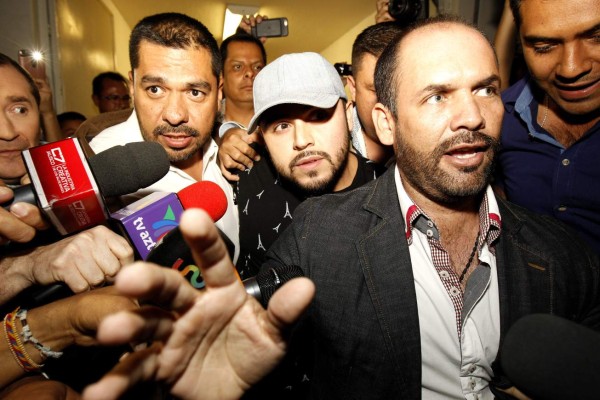 Gerardo Ortiz declara en Fiscalía