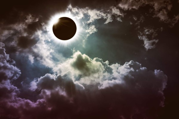 Mirar el eclipse solar sin protección puede dañar la retina