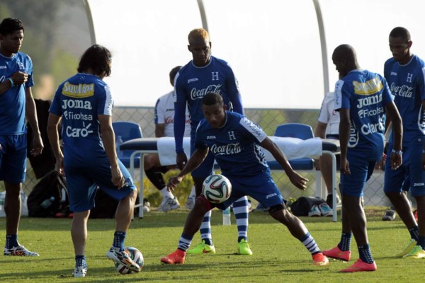 Honduras volvió a los trabajos con la mente en el milagro ante Suiza