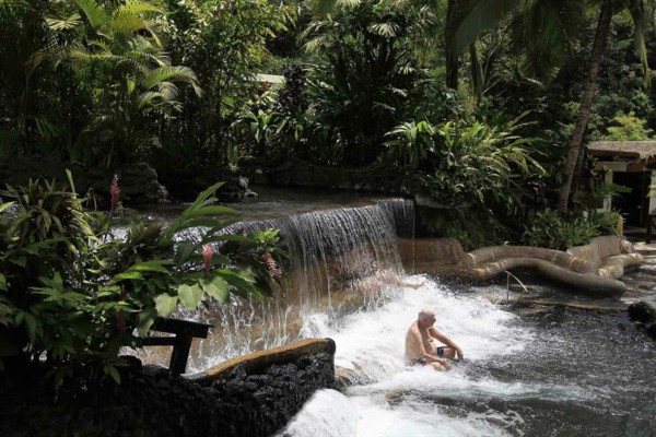 El volcán Arenal encierra en sus faldas un espacio para el bienestar