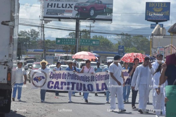 Maestros, médicos y enfermeras protestan a nivel nacional